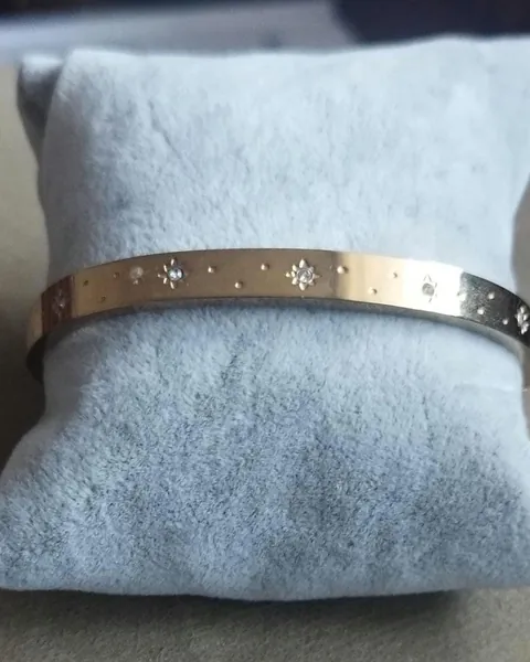 Classic gold-tone cuff
